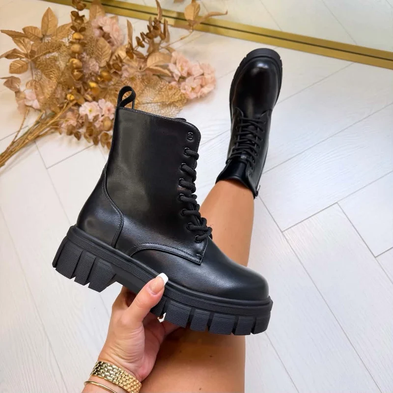 *ACTIE* LEATHER LOOK BOOT DES901 - BLACK