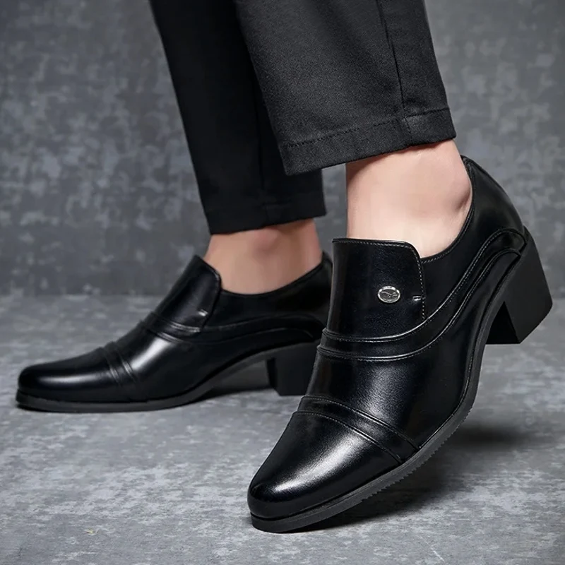 Zachte zool, spitse neus, Engelse stijl, instappers, klassieke casual herenschoenen