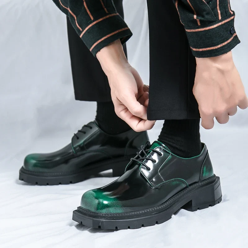 Formele groene glanzende leren herenschoenen