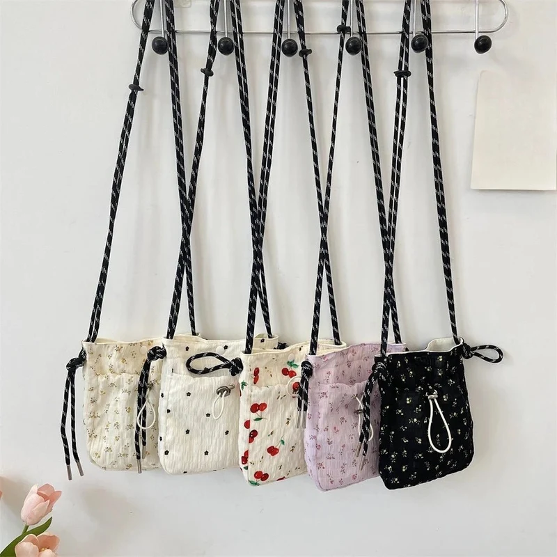 Stijlvolle dameshandtassen: jouw perfecte mini-crossbodytas met trekkoord.