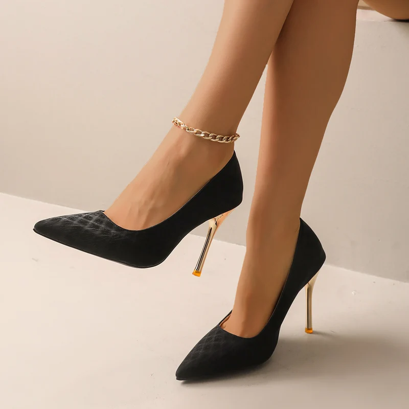 Klassieke pumps met spitse neus van 10 cm