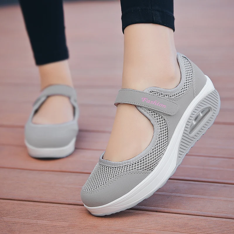 Casual damesloafers van ademend mesh.