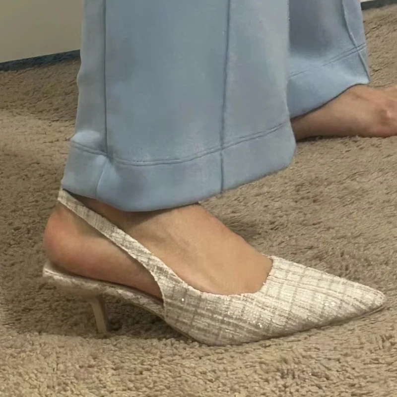 Modieuze, veelzijdige, beknopte, moderne sandalen met hak voor dames