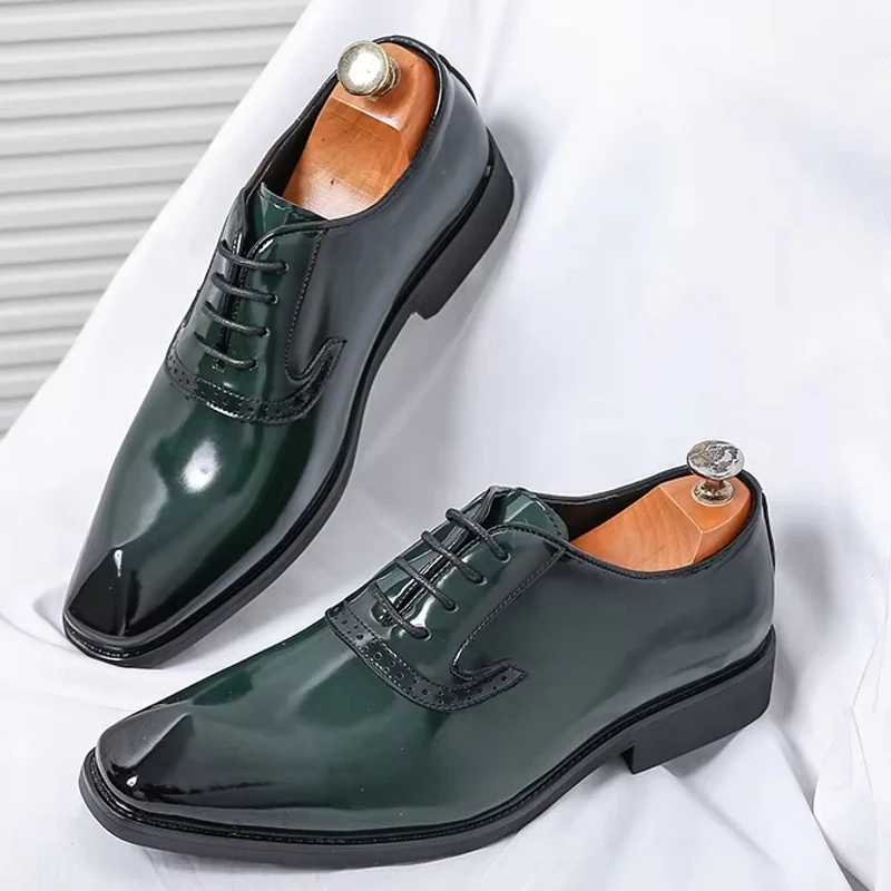 Patentleren herenschoenen met puntige Oxford