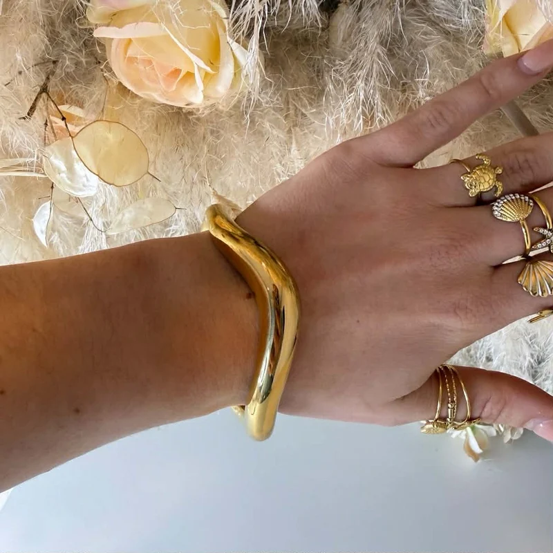 SWIRL ARMBAND SS-0029 - GOLD
