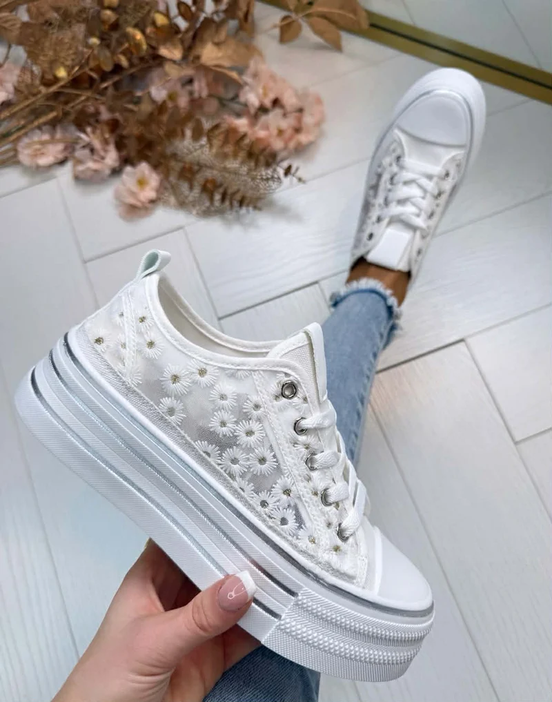 *SALE* FLOWER LACE SNEAKER LS698 - WHITE