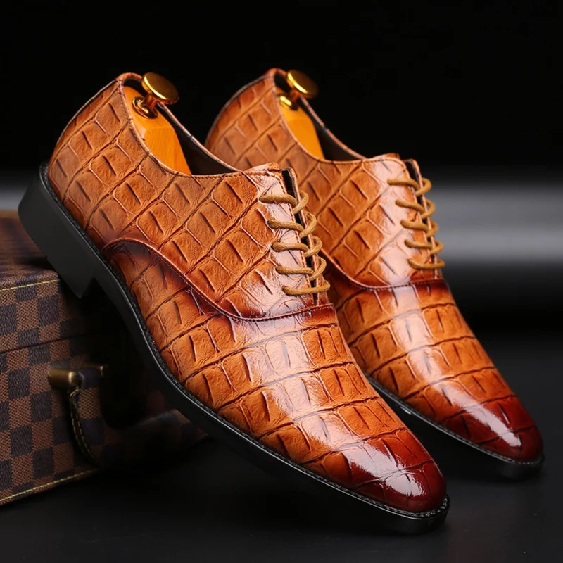 Herenschoenen met vierkant krokodilpatroon