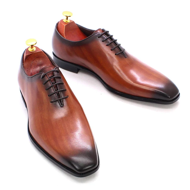 Bruine formele schoenen