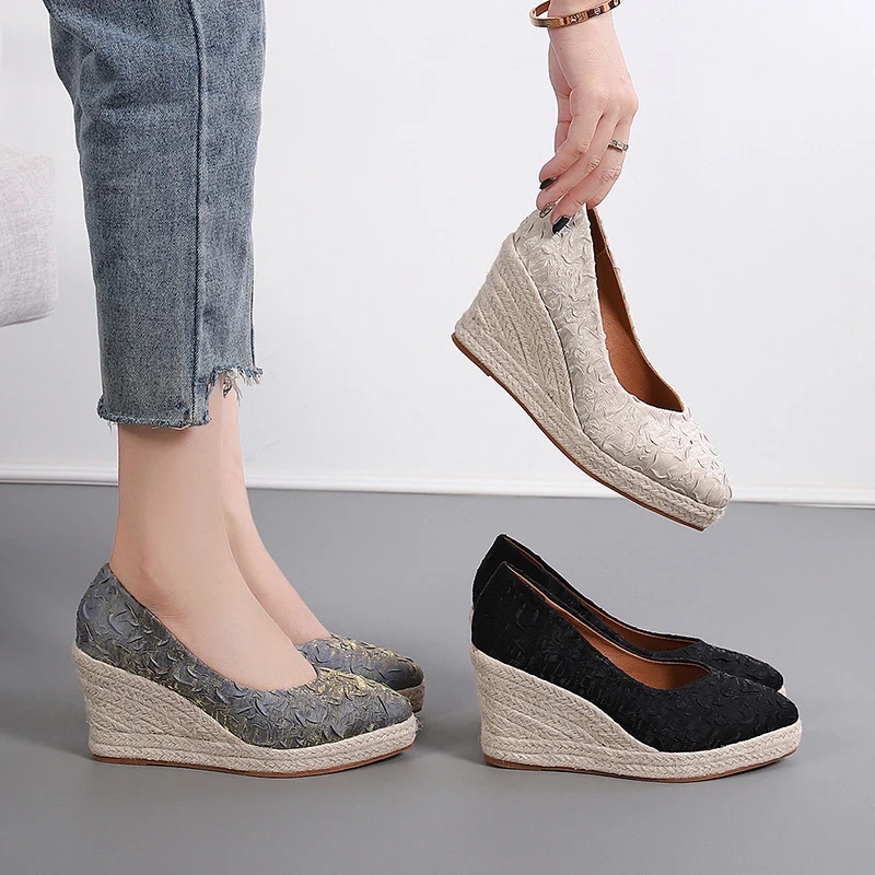 Elegante Damespumps Retro Sleehak 8cm