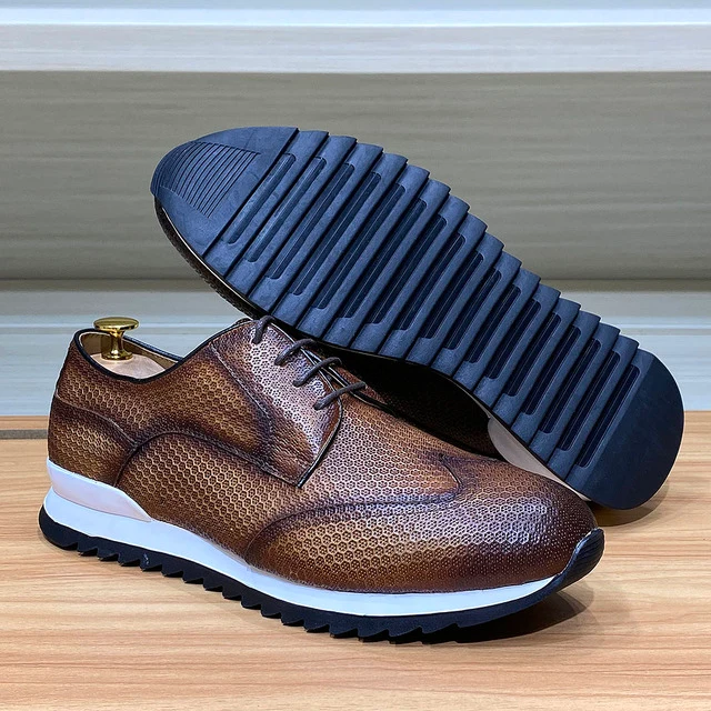 Vleugeltip-sneakers