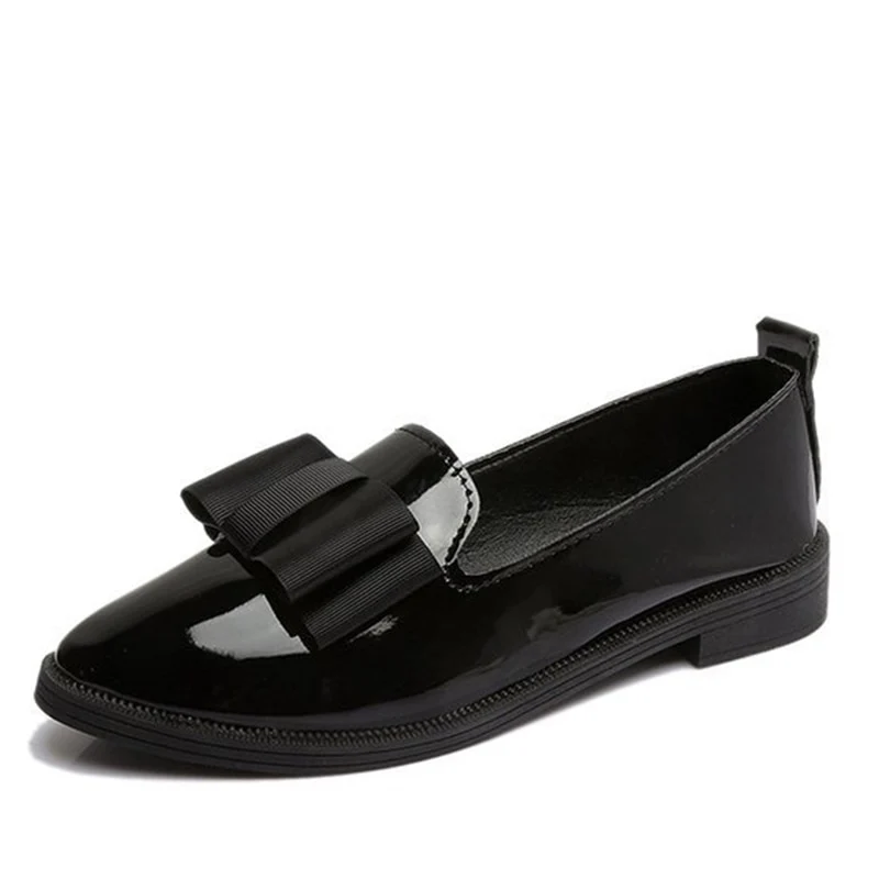 Platte schoenen met dikke hak
