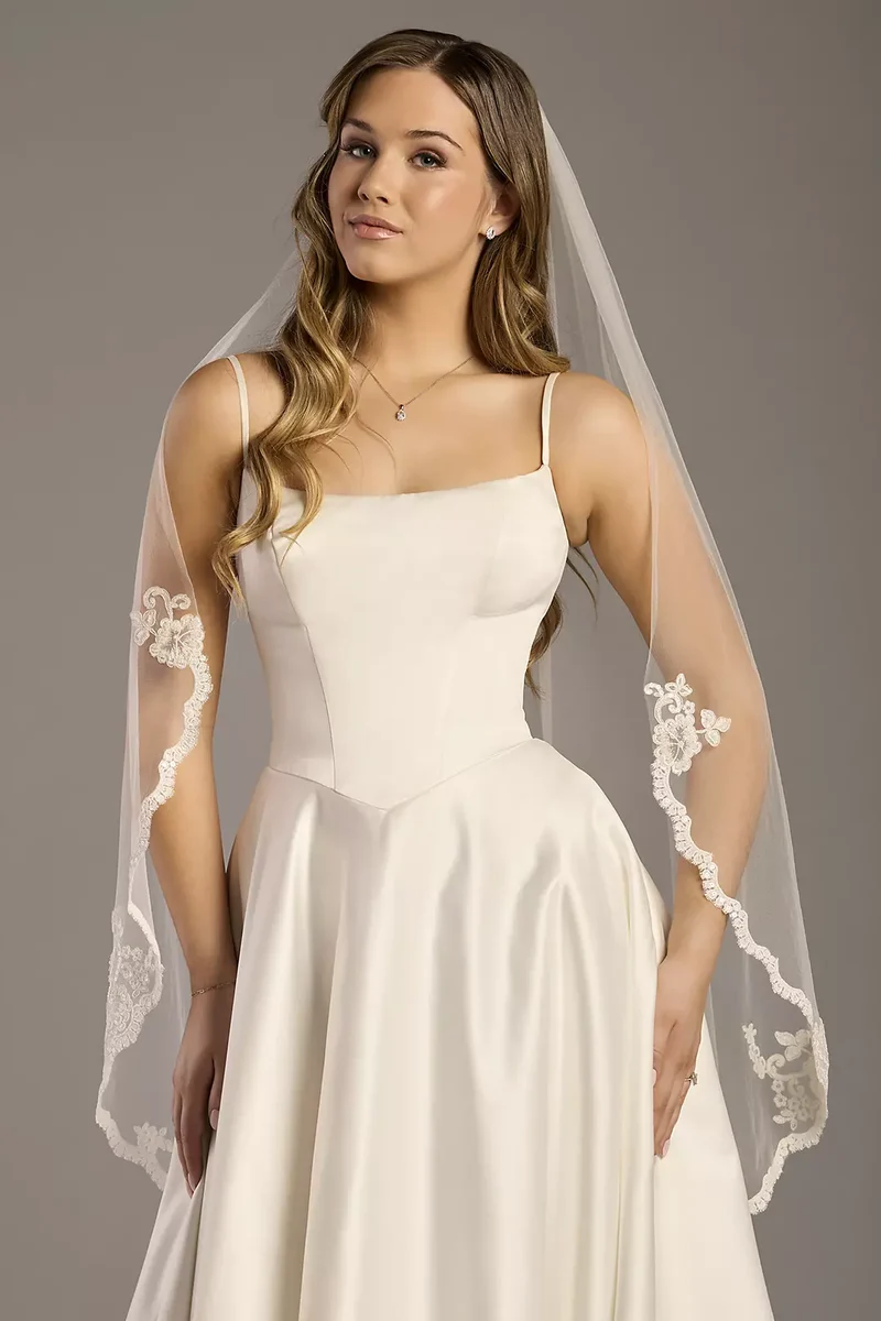 Lace Trim Mid Length Veil