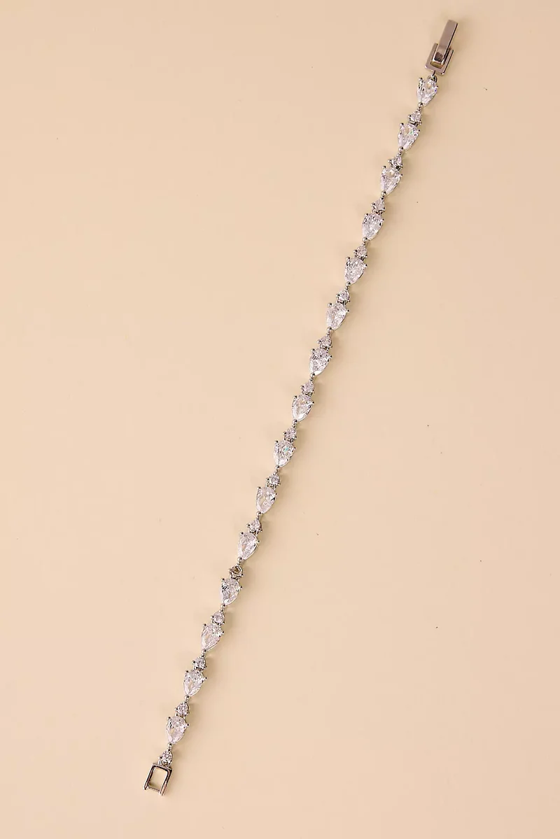 Pearl and Crystal Clasp Bracelet